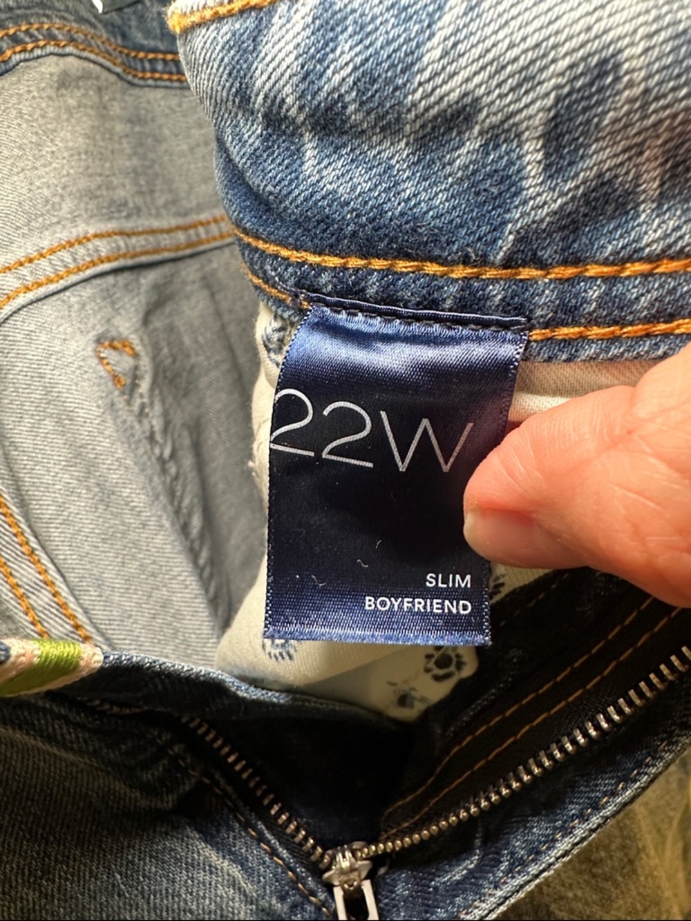 Anthropologie Pilcro The Slim Boyfriend Embroidered Patchwork Jeans - Picture 10 of 15